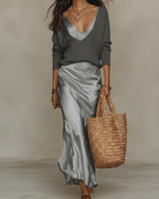 Elena – Ensemble 2-en-1 : Robe Midi Satinée & Pull Luxueux