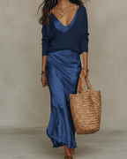 Elena – Ensemble 2-en-1 : Robe Midi Satinée & Pull Luxueux