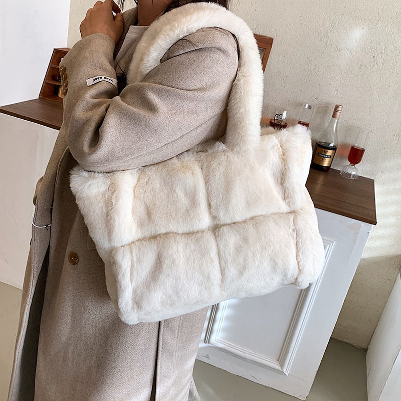 Dante – Sac à Main Peluche Luxueux | Incontournable de l'Hiver