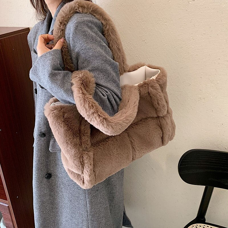 Dante – Sac à Main Peluche Luxueux | Incontournable de l'Hiver
