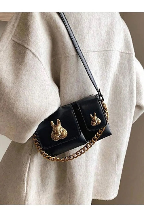 Sac baguette noir pour femme – sac à bandoulière élégant avec accessoire écureuil